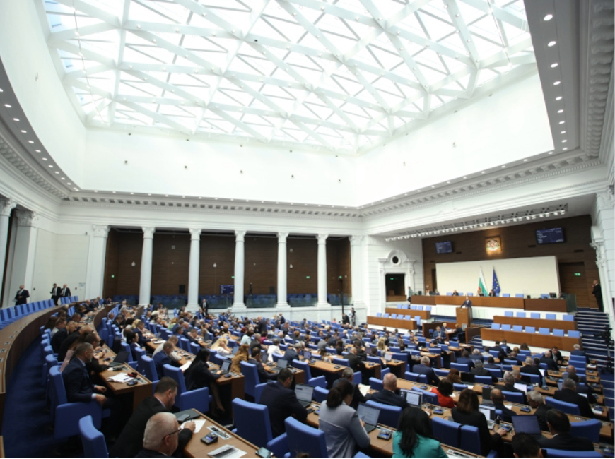 Законът за оръжията се променя: Народното събрание прие два проекта на първо четене