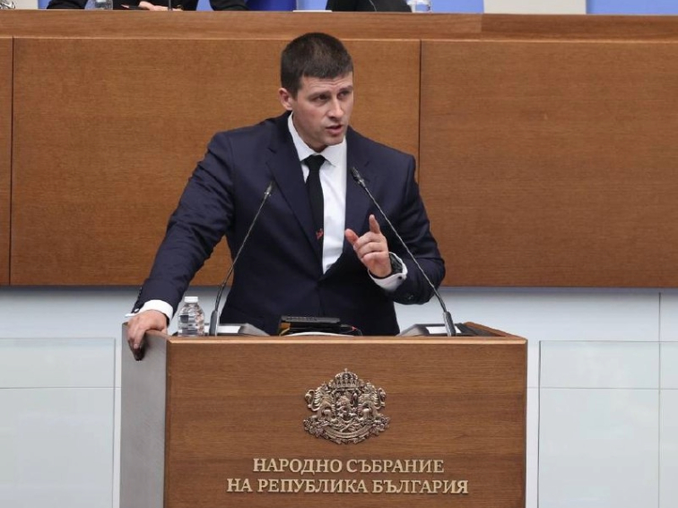 „Величие“ подкрепя протеста на Радостин Василев
