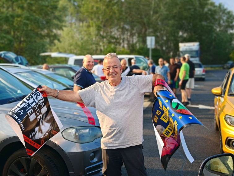 Продължава облепянето на автомобилите за националния протест в Брюксел