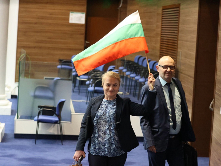 Български депутат разобличава мълчанието на Брюксел