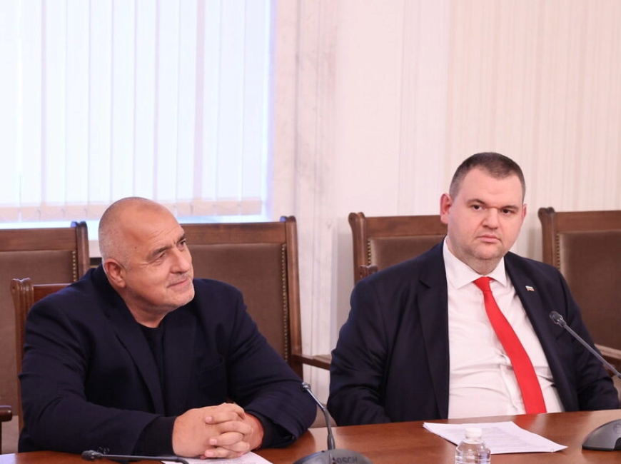 Свалиха охраната на Пеевски и Борисов 